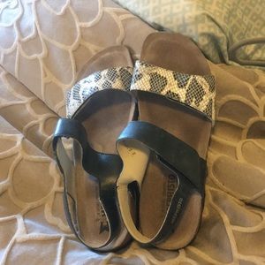 Gently used mephisto size 42